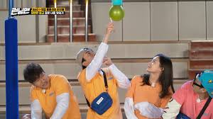 One of the funniest running man episodes is episode 413, which was aired in august 2018, where the show invited jennie of blackpink and a popular actress jin ki joo. Running Man 2020 Episode 507 Korean Variety