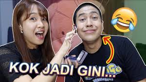 Terus akhirnya tahu dia youtuber/mahasiswa matematika di jepang setelah ngonbrol dengan teman. Starhits Jerome Dimakeupin Sama Teman Cewek Jepang Kok Jadi Gini Facebook