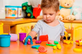 Image result for ‫استقلال در کودکان زیر 7 سال‬‎