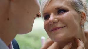 Robyn Ayers's Instagram, Twitter & Facebook