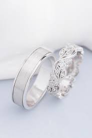 Jewellery For Her It Is Engagement Rings Couple Set Till Matching Rings Along With Couple Rings Pandora Unika Vigselringar Vigselring Diamond