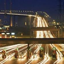 Dartford river crossing toll by david davies. Dartford Bridge On Twitter A282 M25 Southbound Dartford Crossing Has Reduced Capacity Due To Wind Speeds Traffic Running In 2 Lanes Only With A 30 Mph Speed Limit Please Allow Extra Time