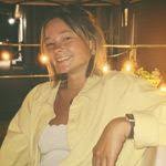 Caroline Carrns's Instagram, Twitter & Facebook