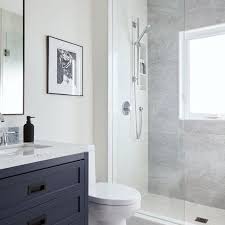 Minimalism is a style that can make an interior design look comfortable, convenient, modern and sophisticated. 29 Best Minimalist Bathroom Design And Decor Ideas