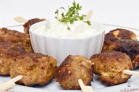 Ein Schnelles Rezept Von Gefullten Mini Frikadellen Am Stiel Das Perfekte Fingerfood Fur Deine Silvester Party Mini Frikadellen Fingerfood Fingerfood Rezepte