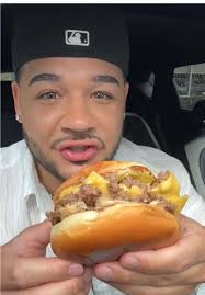 RB&R Day 183 🫘 Ms. Audrey's in #gulfport #mississippi #lookatthismfer...