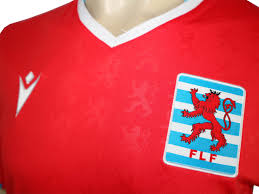 This scheme consists in the supply of technical gear to smaller uefa member association. Macron Luxemburg Heim Trikot M20 Don Pallone
