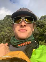 Hey, We're a couple looking for a double room or house to rent in Wanaka,  am 31 yrs old, tidy, easy going and working!! Any one know of anything, let  us know!!!