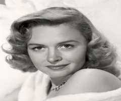 Kaye Harding's Instagram, Twitter & Facebook