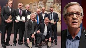 Since 2015 he is leading the faction of die linke, the left with sahra wagenknecht in. Dietmar Bartsch Kritisiert Hall Of Fame Nur Ein Spieler Aus Dem Osten Sportbuzzer De