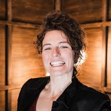 Lea Everett's Instagram, Twitter & Facebook