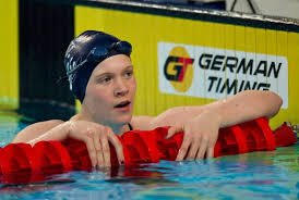 Doris EICHHORN (2.Platz Aqua Berlin) 100m Ruecken A-Finale der Frauen  Schwimmen Deutsche