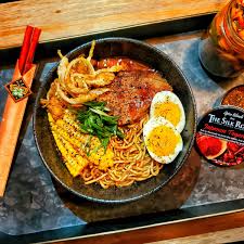 Sojasauce ist in vielen asiatischen ländern ein gängiges würzmittel. An Update To My Homemade Tokyo Style Shoyu Ramen Recipe For All Components Broth Toppings Noodles Tare In The Comments Ramen