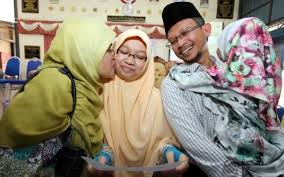 Kini dengan menggunakan telefon pintar mudah alih akan lebih memudahkan pelajar atau orang awam mengakses segala maklumat. Keputusan Spm Beritasemasa Semakan Keputusan Spm 2017 Samada Secara Online Mahupun Secara Sms Oleh Lembaga Peperiksaan Malaysia Dan Kpm Tarikh Fashion Hijab