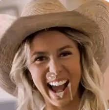 Hawk Tuah” Girl Haliey Welch Announces Another Big Move As She's Suspected  To Have Signed A Mega Deal On The Back Of Her Wildly Successful Podcast  Launch READ MORE: https://amazingus.weeknews24h.com/tbdx