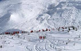 Conférence de presse du procureur de la république de grenoble. Avalanche Aux Deux Alpes Un Mort Et Un Blesse Grave Retrouve Sous La Neige Charente Libre Fr