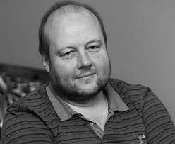 Jeho otec bol režisér a dramaturg miloslav stehlík, matka herečka věra budilová. Zemrel Herec Milan Simacek Znamy Jako Vojin Vata Z Cernych Baronu Idnes Cz