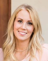 Laura Dickson's Instagram, Twitter & Facebook