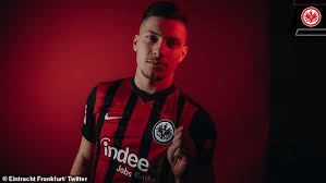 Ngày 4 tháng 6 năm 2019, jovic đã ký hợp đồng với real madrid với giá 60 triệu euro, thời hạn hợp đồng 6 năm. Real Madrid Flop Luka Jovic Ends Nightmare Spell In Spain As He Returns To Frankfurt On Loan Daily Mail Online