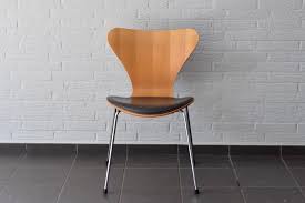 Series 7 3107 fritz hansen finden sie jetzt den niedrigsten preis für jacobsen arne jetzt im sale lily von arne fritz stuhl arne jacobsen jacobsen fritz hansen encuentra arne jacobsen stuhl busca más rápido y mejor en zapmeta ya serie 7 von arne jacobsen fritz hansen manufactured with our 13 years of experience to. 3107 Stuhl In Buche Mit Leder Sitzkissen Von Fritz Hansen