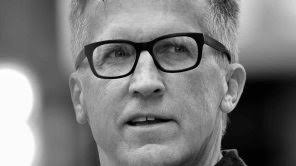 The Times Of Bill Cunningham' Spotlights Revered Fashion Journalist