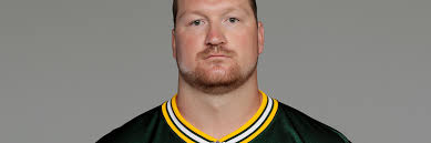 Former offensive tackle Bryan Bulaga to retire with the Packers