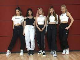 The new faces of luxury when it comes to luxury brands, no one is stacking up brand ambassador deals quite like kpop stars. Itzy Photos In Icy Video Dance Practice Dance Outfits Practice Practice Outfits Dance Style Outfits