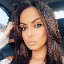 Angelique Cameron's Instagram, Twitter & Facebook