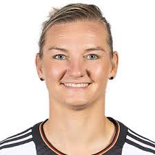 Alexander Popp's Instagram, Twitter & Facebook