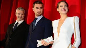 „shailene woodley ist ihr name und auch wenn der name den meisten von euch wahrscheinlich noch nichts sagt, bin ich mir ziemlich sicher, dass sich das spätestens im nächsten jahr ändern wird. Die Bestimmung Star Shailene Woodley Begeistert Mit Tiefem Ausschnitt