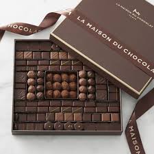 La Maison Du Chocolat Boite Maison 125 Pieces In 2020 Expensive Chocolate Premium Chocolate Luxury Chocolate