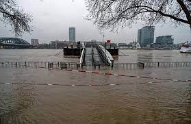 Entscheiden sie sich vor dem nächsten hochwasser für hochwasserschutz mit kirschbaum. Hochwasser In Koln Hochwasserschutzwande Sind Festgefroren Kolner Stadt Anzeiger