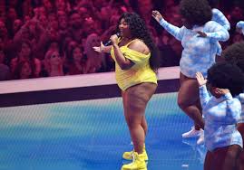 Lizzo made her saturday night live debut as musical guest on the december 21, 2019 episode, which eddie murphy hosted. Justtookadnatest Is Trending As Lizzo Offers Actual Confidence Quiz