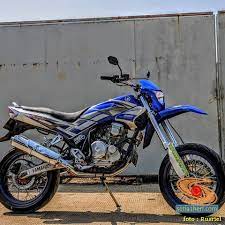 Berikut adalah video kontes modifikasi yamaha scorpio modif moge ducati panigale 1299 custom full fairing di gelaran suryanation motorland 2017. Yamaha Scorpio Tahun 2007 Modif Steko Supermoto Setia1heri Com