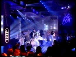 Bjork Oh So Quiet Live Bjork It S Oh So Quiet On Top Of The Pops Youtube
