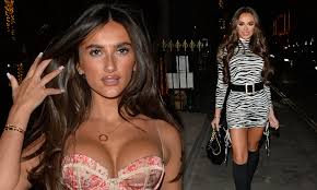 Oh boy does the bachelorette's blake moynes love a dog photoshoot. Absolutely Ascot S Mia Sully Puts On A Very Leggy Display In Zebra Print Mini Dress Daily Mail Online