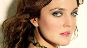 Drews Barrymore: Saat Akting Saya Merasa Palsu, Aneh dan Bercerita  Kebohongan.