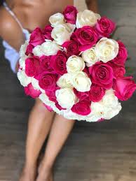 Bloomsvilla has a variety of premium birthday flower options. Flowers Can Say A Message Better Than Words Flowers Bouquets Florists Localflowers Love Birthday Flowers Bouquet Best Flower Delivery Flowers Bouquet