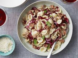 Maybe you would like to learn more about one of these? Ilcomizio It Le Ricette Sfiziose Orecchiette Con Salsiccia Noci E Radicchio