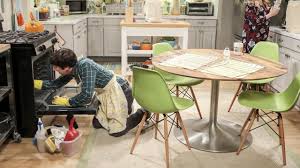Due to the absence of sharp corners you cannot worry about that someone will get a bruise or other injury due to his negligence. The Round Table In The Kitchen Of Howard Wolowitz Simon Helberg In The Big Bang Theory S10e17 Spotern