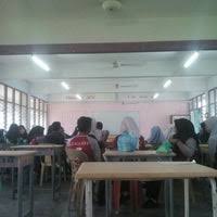 Moto sekolah, fiat sapientia virtus adalah dalam bahasa latin. Kolej Vokasional Kuala Kangsar Padang Rengas Perak