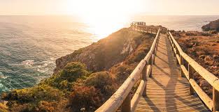 You follow the grand rendonee trail (white and red bars) or the local trail with red and yellow bars. Portugal Algarve Softwandern Reisewelt Teiser Huter Gmbh
