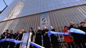 Le world trade center était à la base composé de sept immeubles d'affaires situé a new york, aux usa. World Trade Center La Premiere Tour Inauguree Depuis Le 11 Septembre