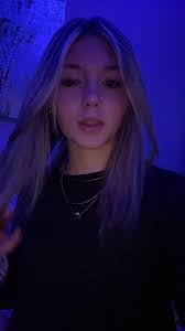 Kara Rowe's Instagram, Twitter & Facebook