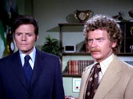 Jack Lord Und Robert Foxworth In 2020 Hawaii Five O Photography Movies Movie Stars
