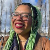 Ariana Collier's Instagram, Twitter & Facebook