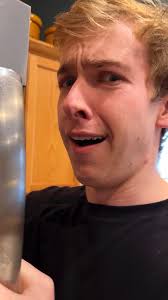 He melts the Snow to reveal how Dirty it actually is 😬 Young man does  experiment with dirty snow and a microwave to see how dirty normal looking  snow actually is. This