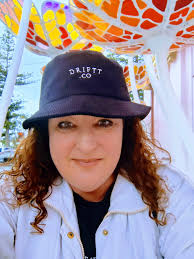 Some beautiful roadside blossoms this year! The wee beasties are spoilt for  choice 😊 Glenfarg Perthshire