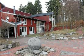 Das internationale haus sonnenberg (ihs) ist eine heimvolkshochschule in sankt andreasberg im oberharz und somit teil der stadt braunlage, im landkreis goslar in niedersachsen. Internationales Haus Sonnenberg Plant Tagung Im Mai Braunlage Goslarsche Zeitung