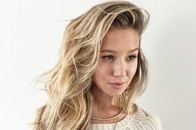 As experts in beautiful hair, we've left no stone unturned in our quest to tell you how to get thicker hair, both instantly and over time. 17 Genius Ways To Make Thin Hair Look Seriously Thick